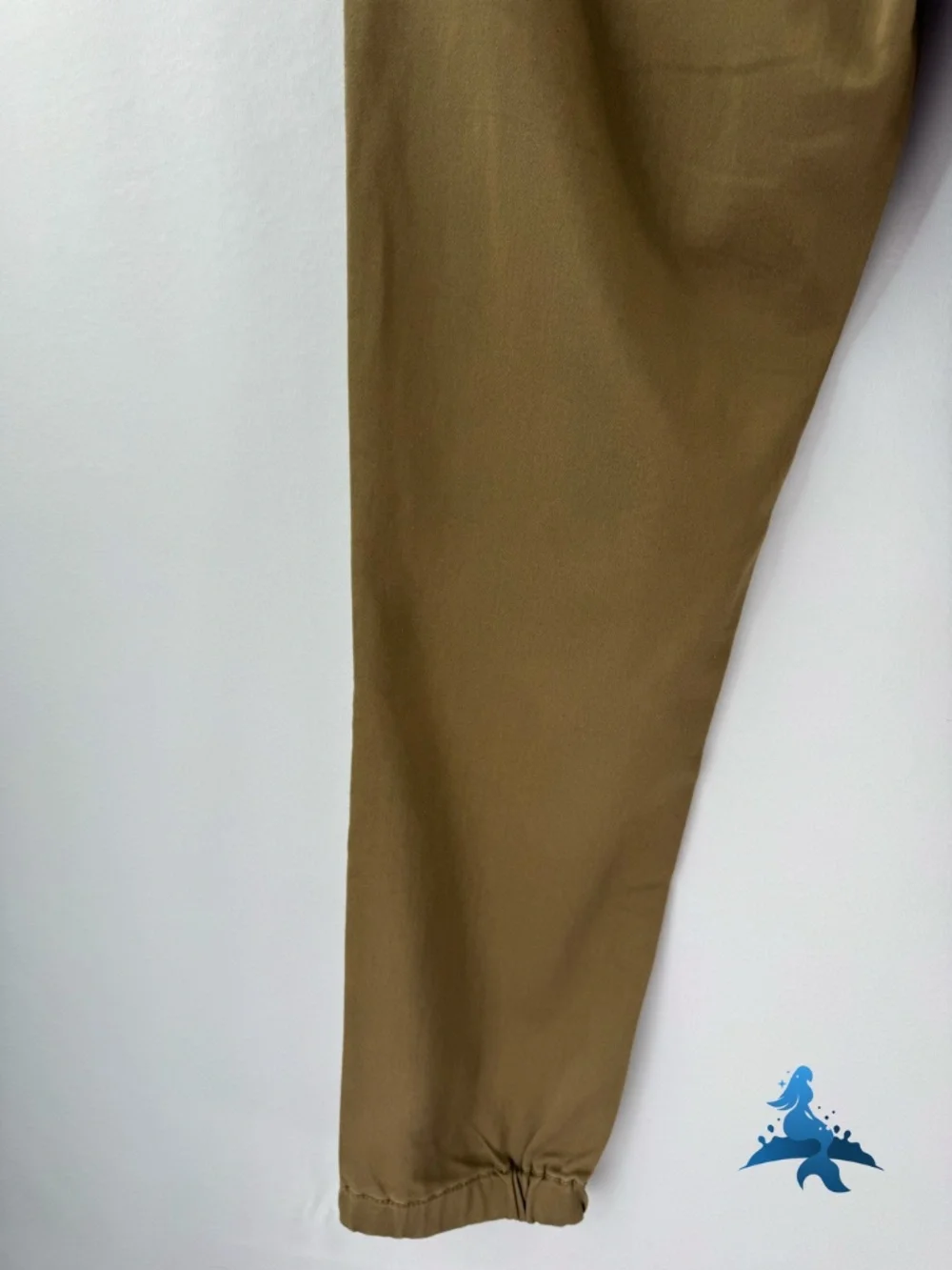 1315 NWT Ezekiel World’s Most Comfortable Chino Pants Stretch – Size 32 – Tan